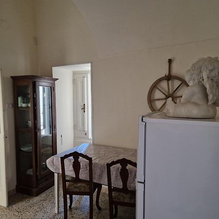 Palazzo Costantini Bed & Breakfast San Donato di Lecce Екстериор снимка