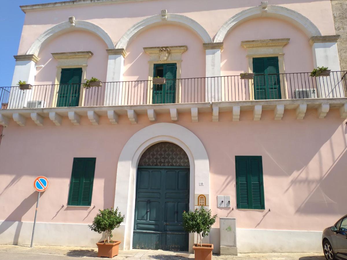 Palazzo Costantini Bed & Breakfast San Donato di Lecce Екстериор снимка