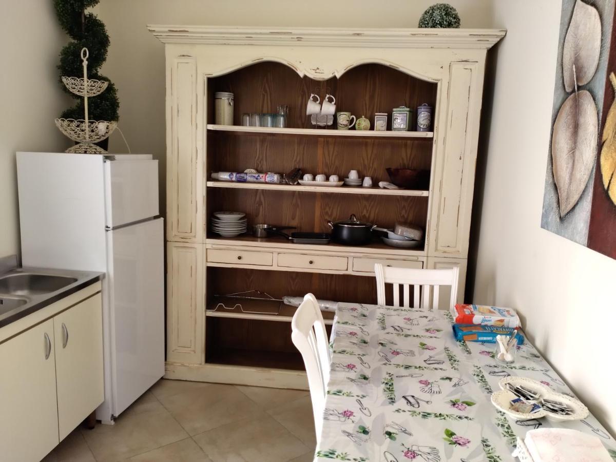 Palazzo Costantini Bed & Breakfast San Donato di Lecce Екстериор снимка