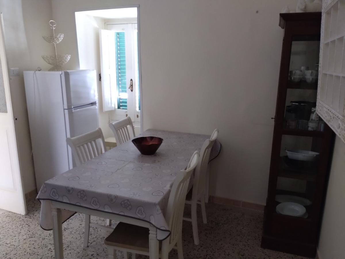 Palazzo Costantini Bed & Breakfast San Donato di Lecce Екстериор снимка