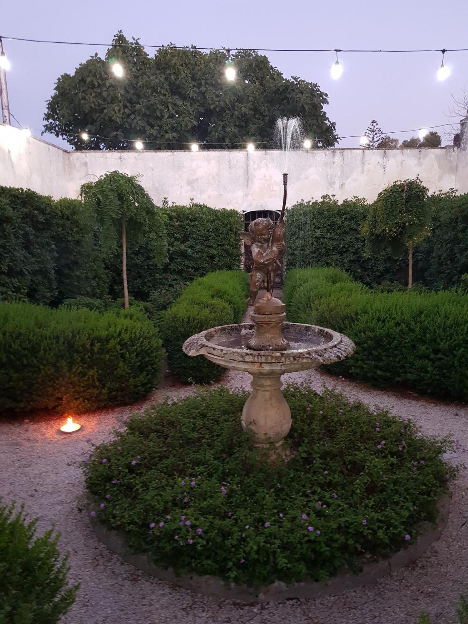 Palazzo Costantini Bed & Breakfast San Donato di Lecce Екстериор снимка
