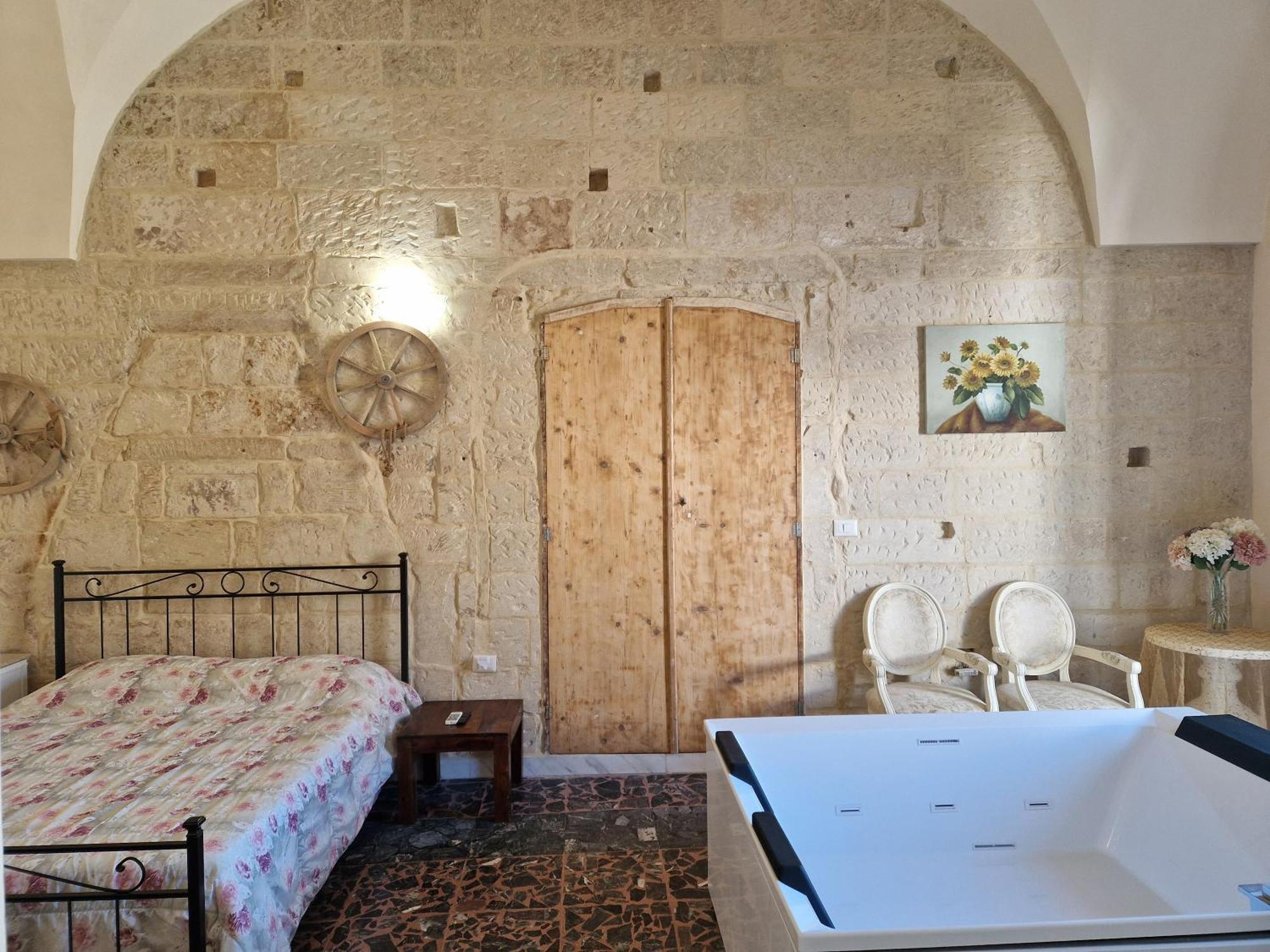 Palazzo Costantini Bed & Breakfast San Donato di Lecce Екстериор снимка